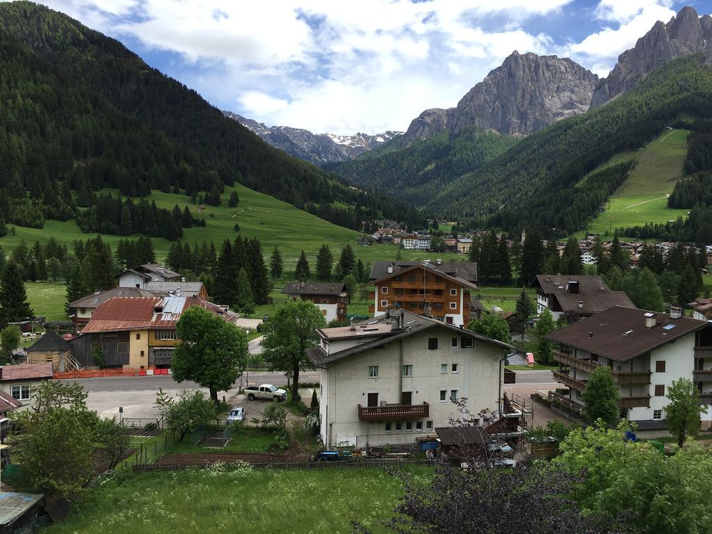Ciasa Sot Croze Apartment Pozza di Fassa Exterior foto